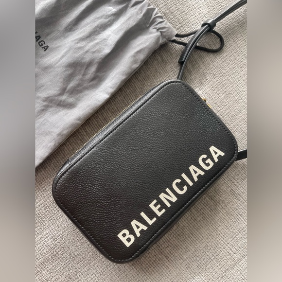 Authentic Balenciaga body bag - Picture 8 of 15